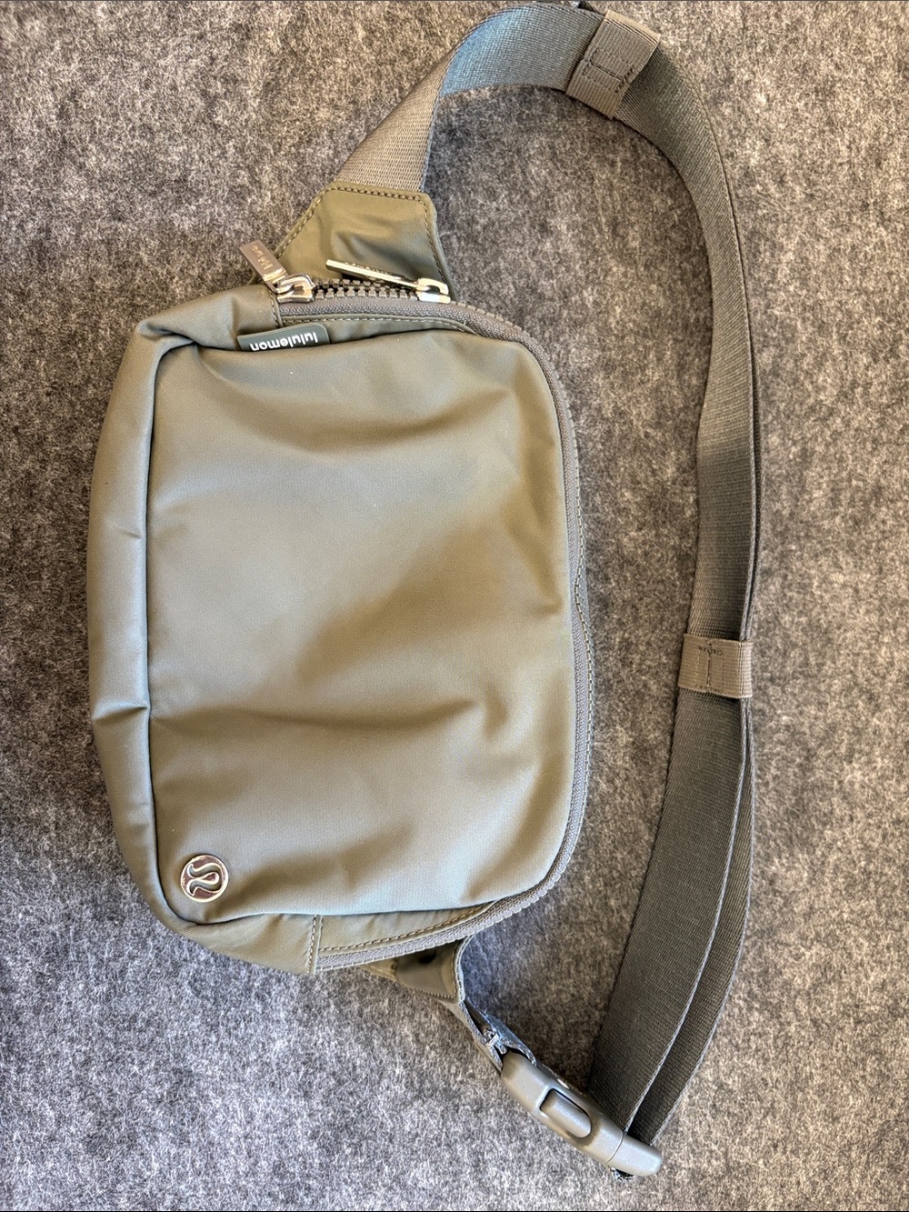 lululemon athletica Men's Olive Green Sling Bag 2L
